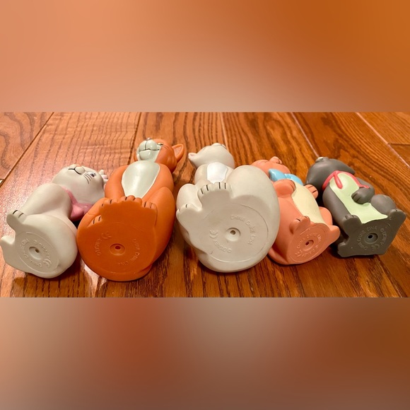 Set of 5 Vintage Aristocrats Plastic Squeak Figurines - Picture 3 of 8